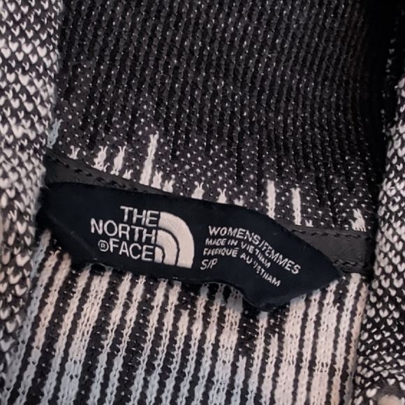 The North Face Black and White Pullover - Picture 2 of 7